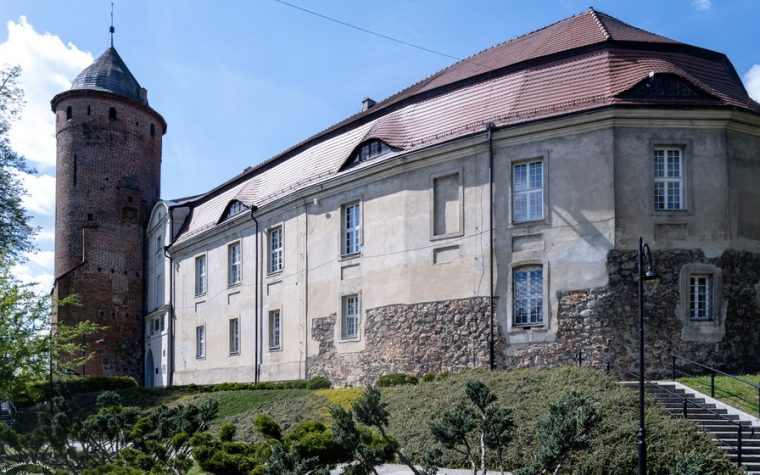 Szpitalnicy pod&nbsp;znakiem ośmioramiennego krzyża. Joannici na&nbsp;Pomorzu Zachodnim i&nbsp;w&nbsp;granicach dzisiejszego regionu